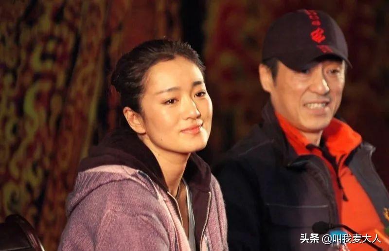 张艺谋四个老婆分别是？两段婚姻4个孩子，堪称人生赢家