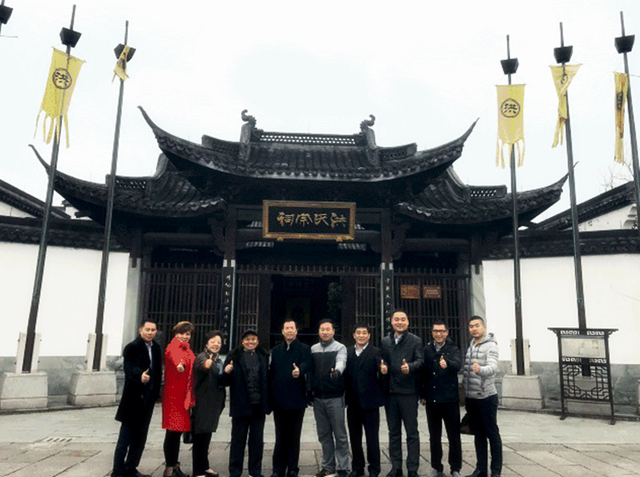 洪秀全评价，为什么曾国藩要说他是服毒自杀的（洪秀全评价小论文）