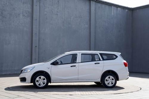 女士自动挡省油小型车，女士省油的自动挡汽车（宝骏这款自动挡经济省油）