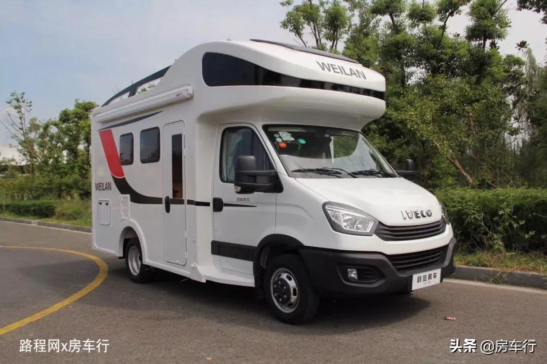 卫航依维柯c型房车