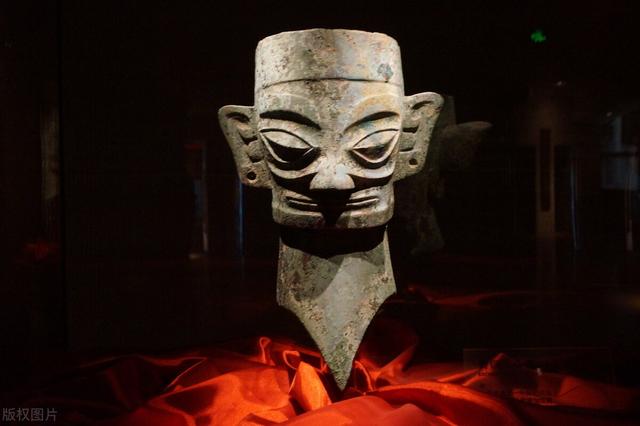 三星堆青铜器在哪个朝代，三星堆出土青铜器是什么朝代（古蜀国历史比夏朝悠久）