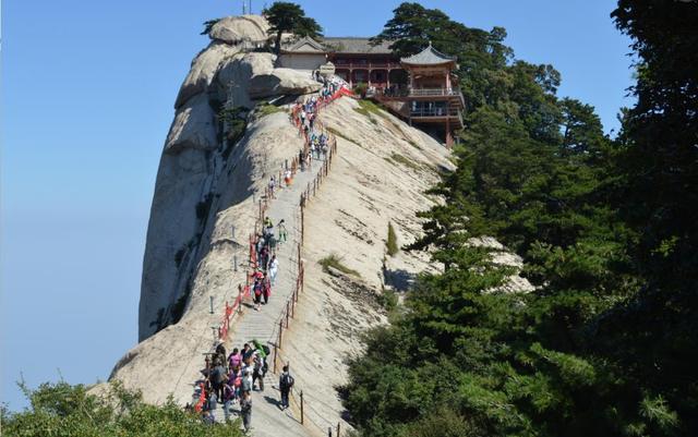 泰山为什么是五岳之首，为什么泰山被称为天下第一山（泰山不如华山和恒山高）