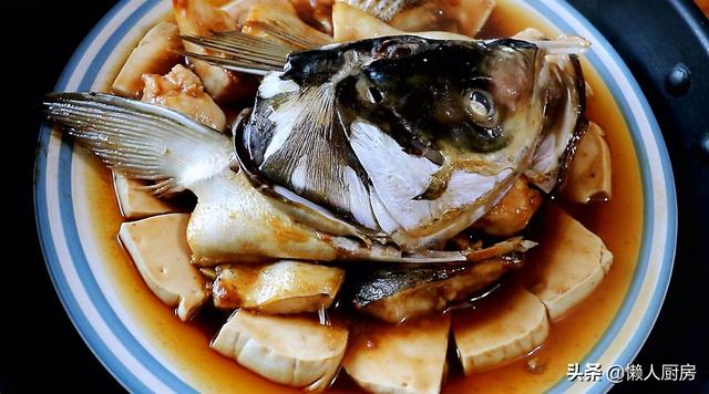 鱼头豆腐的做法，酸菜鱼头豆腐的做法（教你豆腐鱼头的懒人做法）