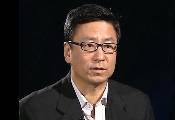 白岩松“三宗罪”跌落神坛！一句不会吧引发众怒，王朔心如明镜
