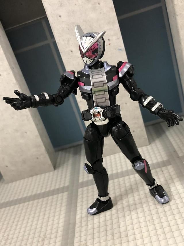 ps怎么镜像翻转，ps里怎么镜像翻转（装动镜世界版假面骑士时王登场）