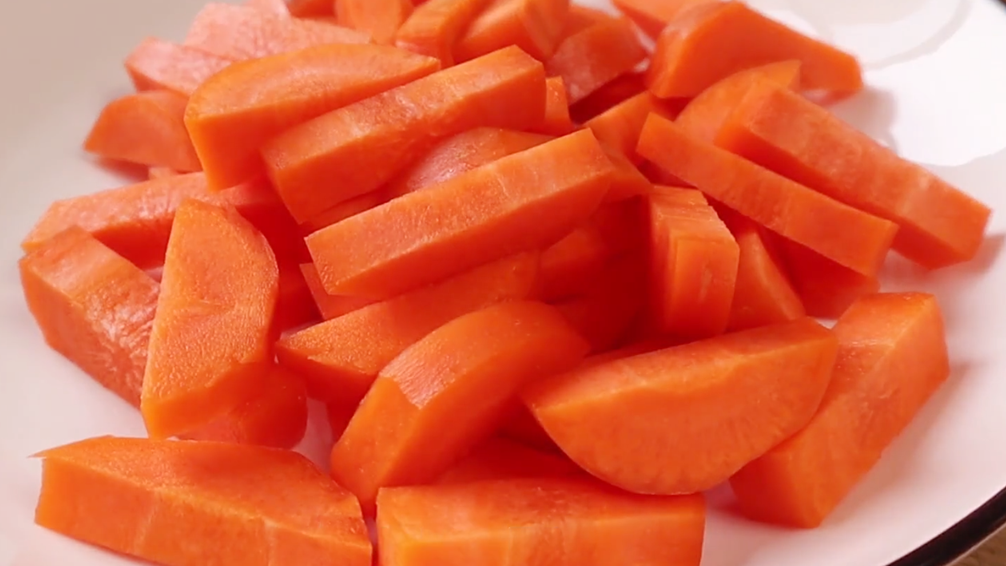 圖片[3]-【白菜豬肉燜面】做法步驟圖 家人隔天就想吃 家里面條都不夠-起舞食譜網(wǎng)