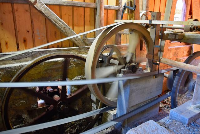 怎么挑选手动绞肉机，买绞肉机怎么选（教你如何选择人生中的第一台厨师机）