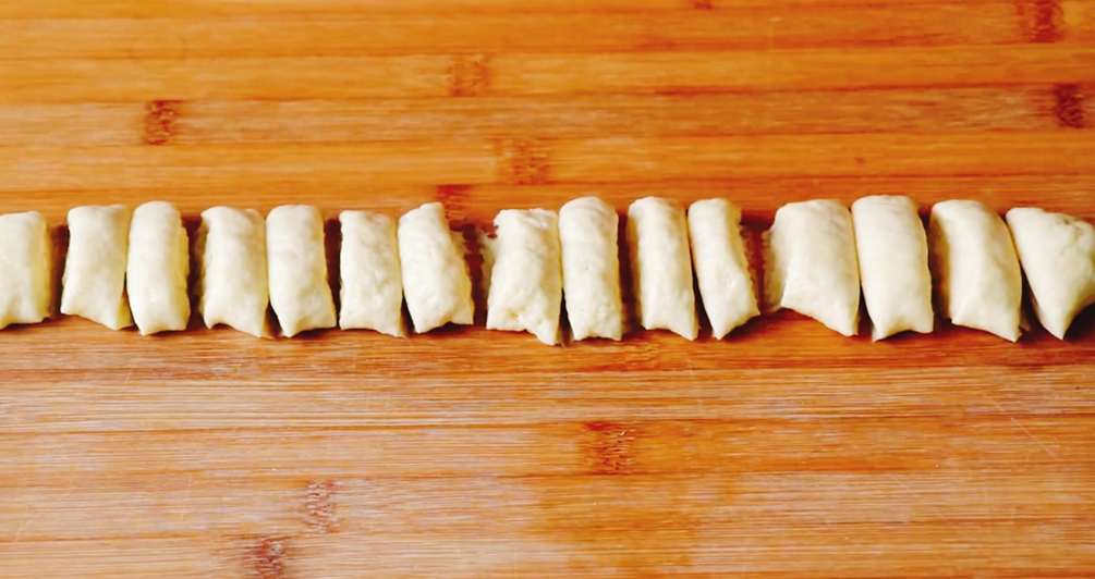 图片[4]-【老婆饼】做法步骤图 没有烤箱也能做 个个酥到掉渣-起舞食谱网