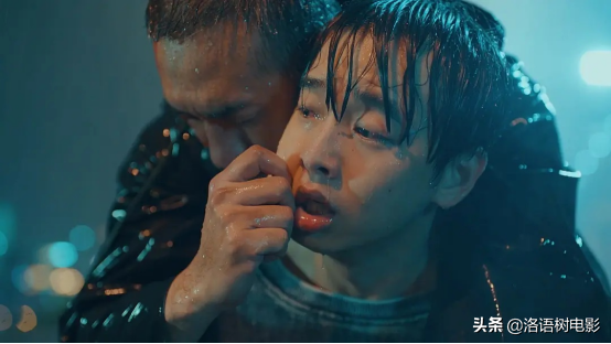 风犬少年的天空刘闻钦原型，风犬少年的天空刘闻钦原型现在怎么样了（《风犬少年的天空》：又哭又笑）