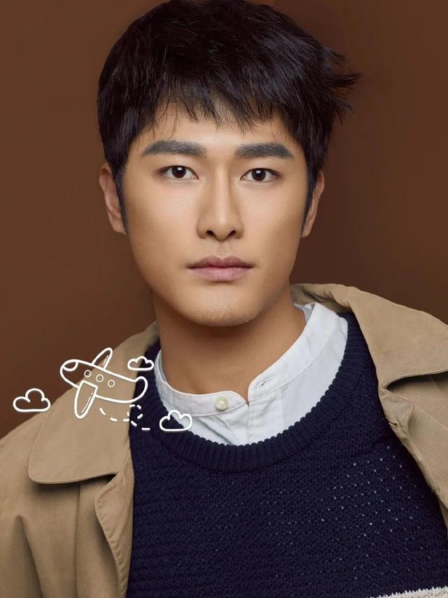 郭敬明朱梓骁发生了什么事，朱梓骁是因为什么被雪藏了（因郭敬明人气暴跌无戏拍）