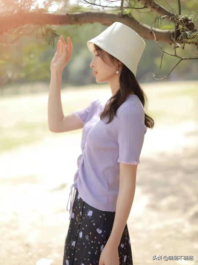 夏天穿什么颜色的衣服最凉快，夏天穿什么颜色凉快点（试试这3种高级色）