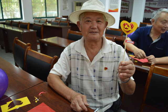 会议室怎样用气球布置，会议气球布置图片（佛祖岭A区“百年芳华·红心向党”庆党百年系列活动）