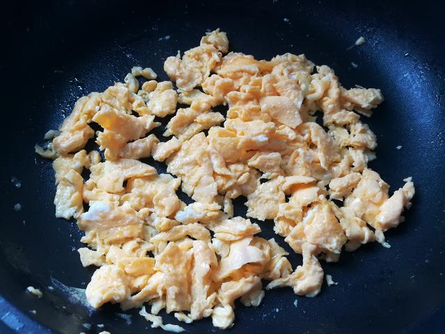 竹笋炒鸡蛋的做法大全，竹笋炒鸡蛋的做法大全家常（春天遇到这菜别手软）