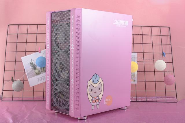 8x显卡插槽存在的意义，显卡插在x8插槽（粉色主题装机拯救单身狗）