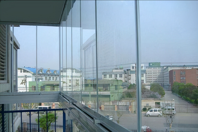 中空玻璃门是否分有框和无框,无框玻璃门和有框玻璃门哪个安全(无框