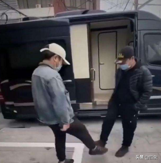 微信合十礼是什么意思，微信里面合十是什么意思（不若“拱手施礼”）