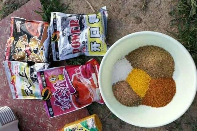 钓鱼人偏爱混搭商品饵：揭秘多种饵料搭配提升诱鱼效果的实战配方大全