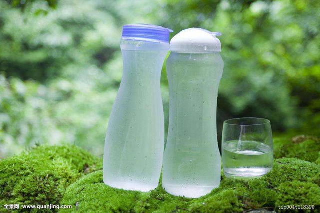 哪些属于矿泉水，矿泉水属于生活中的哪一类（关于矿泉水的9大真相你真的知道吗）