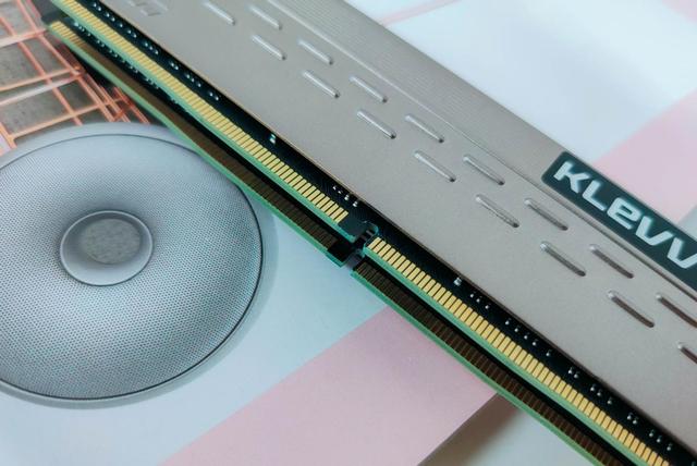 科赋BOLT XR DDR4-3600内存评测：低调外表下的超频神器