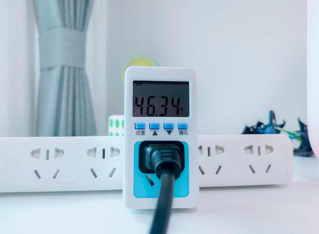 半导体制冷冰箱，什么是半导体制冷冰箱（倍思小冰屋学生冰箱评测）