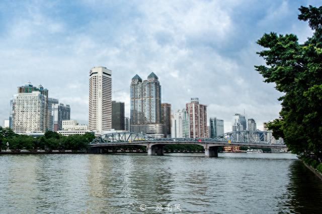 广州第一条跨越珠江的桥梁，曾在最早的中轴线上，入选过羊城八景