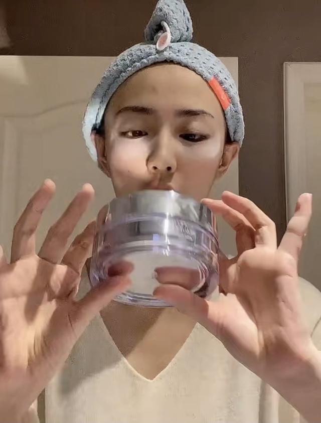 女明星护肤盘点，明星护肤造型（光是眼部护理就用4款产品）