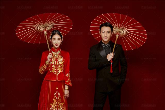 拍婚纱照姿势，拍婚纱照姿势是自己摆还是摄影师教（婚纱照拍摄姿势攻略丨备婚新人mark一下）