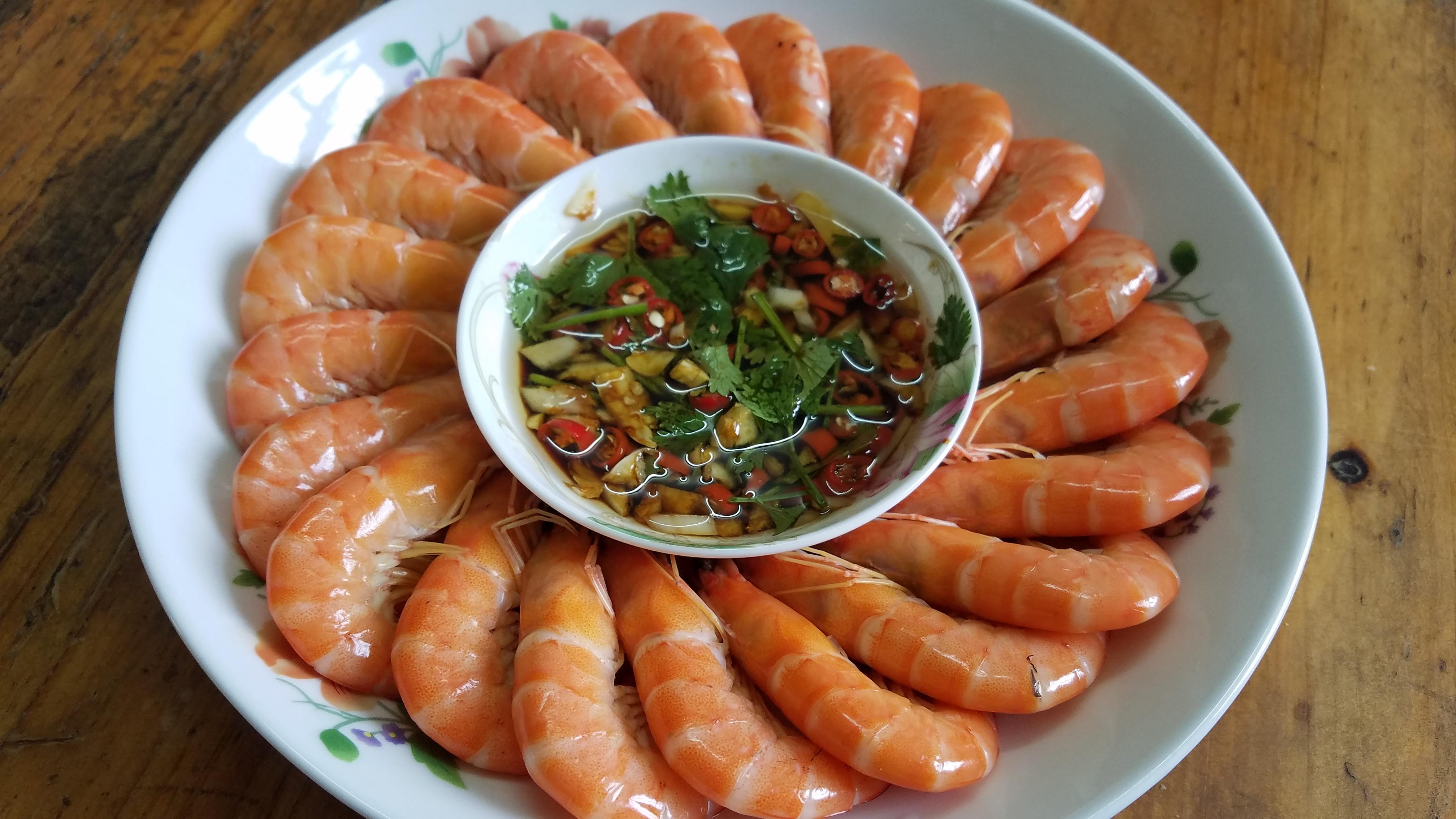 广东白灼虾好吃有方法,做法跟蘸料都告诉你,鲜香美味,想吃就做-质信十