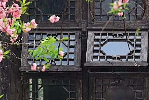 灯笼的寓意是什么，国庆灯笼的寓意是什么（传统纹样——灯笼纹）