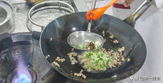 茄子煲的家常做法，正宗茄子煲的做法（厨师长分享一个饭店的做法）
