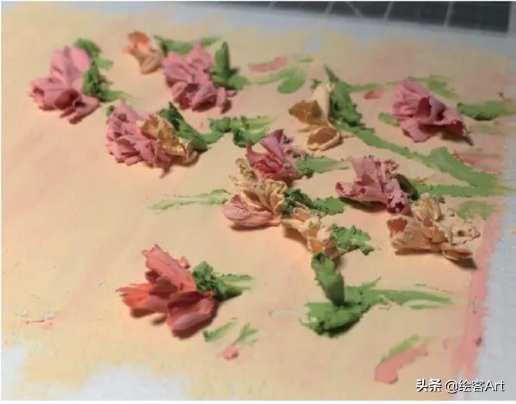 送给母亲节的画怎么画，母亲节送给母亲的画怎么画（用油画棒画立体康乃馨）
