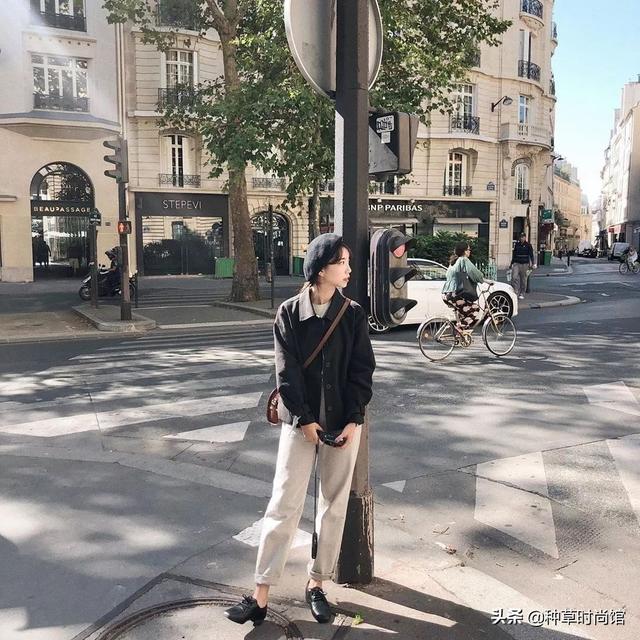 透明校服这样穿可以避免尴尬，透明校服这样穿可以避免尴尬嘛（这3种风格美呆了）