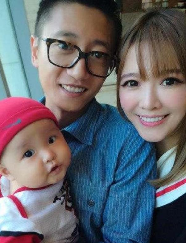 唐笑老公造型机构是哪个，唐笑老公（被“一脚”踢断星途的唐笑）