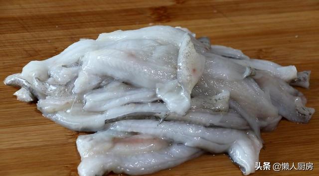 鱼饼的吃法有哪些，鱼饼怎么做好吃（家常菜豆腐鱼的做法）