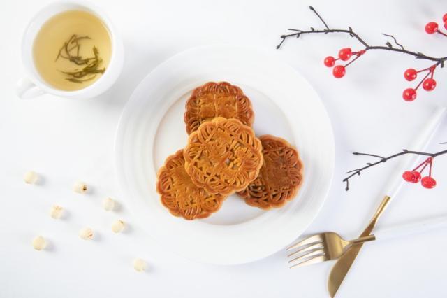 中秋佳节送礼佳品语句，中秋节送礼的佳句（中秋节短信祝福语精选）