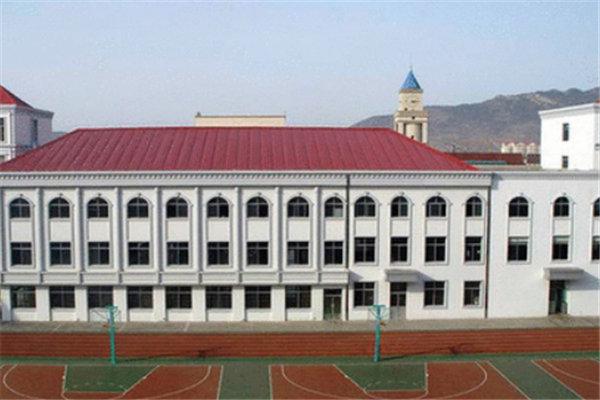 新疆工业职业技术学院怎么样，新疆工业职业技术学院是几本学校（新疆10大最好的专科学校）