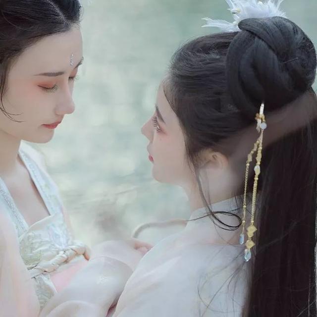 闺蜜头像古风一左一右，呆橘：古风闺蜜头像  拿走不谢微信（我居北海君南海）