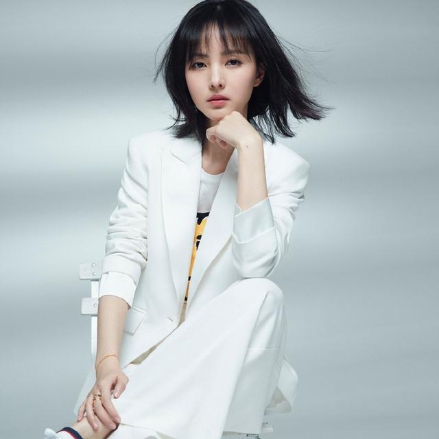 程小蒙个人简介，程小蒙是谁的前女友（程小蒙飒爽干练性感写真图片）