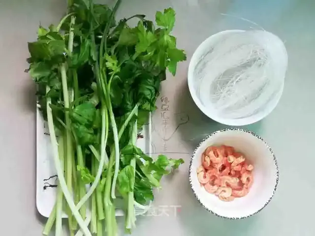 快速简单又好吃的粉丝做法，简单又美味，好吃到停不下来～