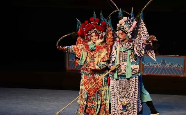 中国百戏之师是哪个戏，中国百戏之师是什么剧（别再“傻傻分不清”了~）