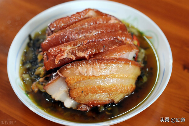 乌镇的美食有哪些，乌镇的美食介绍（有你不容错过的地方美食）