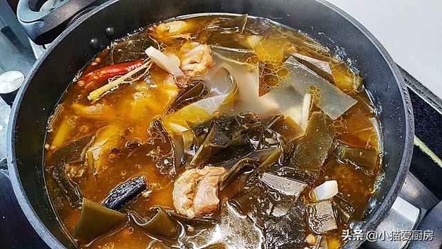 老鸭汤家常做法，茯苓老鸭汤的家常做法（炖出美味好喝的老鸭汤）