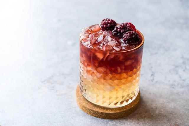 一斤桑葚泡几斤白酒，一斤桑葚能泡几斤白酒（桑葚泡酒喝完了能再泡第二次吗-壹健康经验）