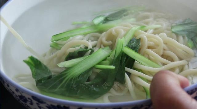 炒拉条子的家常做法，炒拉条怎么做最好吃（味道比饭店里的还好吃）