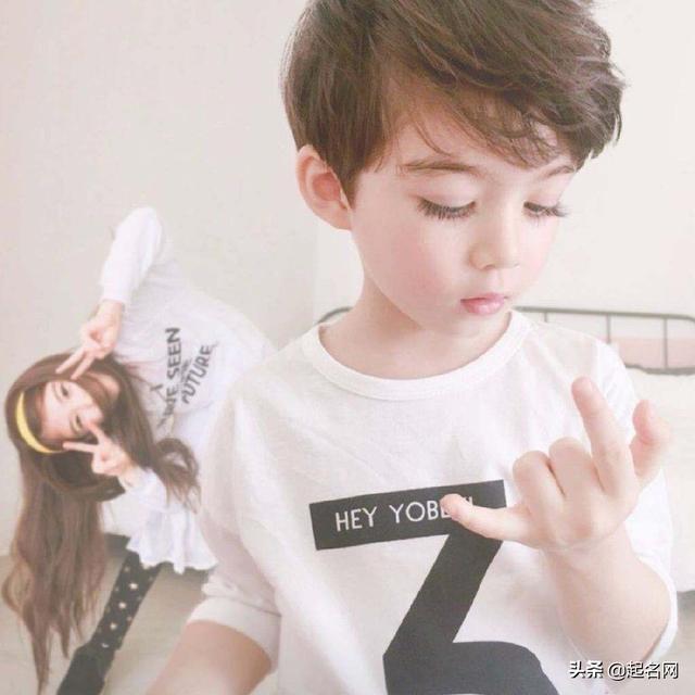 钰怎么读音，钰怎么读音jue（这些朋友圈都疯狂点赞的男孩名）