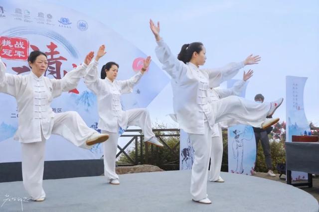 江西三清山风景区，三清山是几A级风景区（小雨初歇的江西三清山）