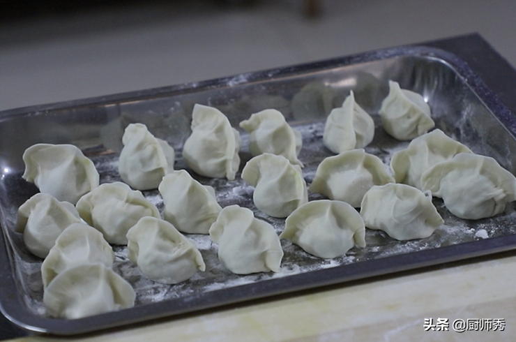 西葫芦鸡蛋饺子，西葫芦鸡蛋饺子的做法大全（2个西葫芦3个鸡蛋）