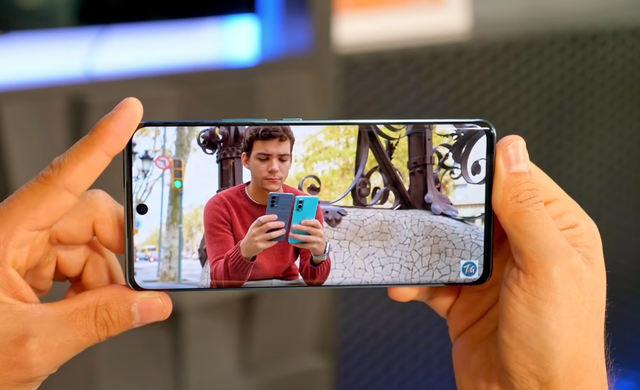 led和lcd屏幕哪个好,lcd显示屏和led显示屏哪个好(手机外行人也不怕踩