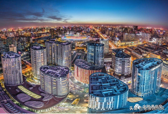 危楼高百尺的危是什么意思，危楼高百尺的“危”（李白眼中的小高层即“危楼”）