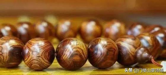 男士带手串十大禁忌，男戴银手链有什么讲究（这才是文玩手串的正确打开广式）